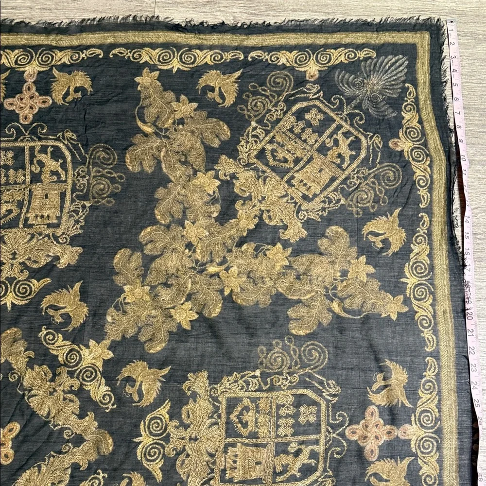 Alexander McQueen Black and Gold Patterned scarf - Picture 4 of 12